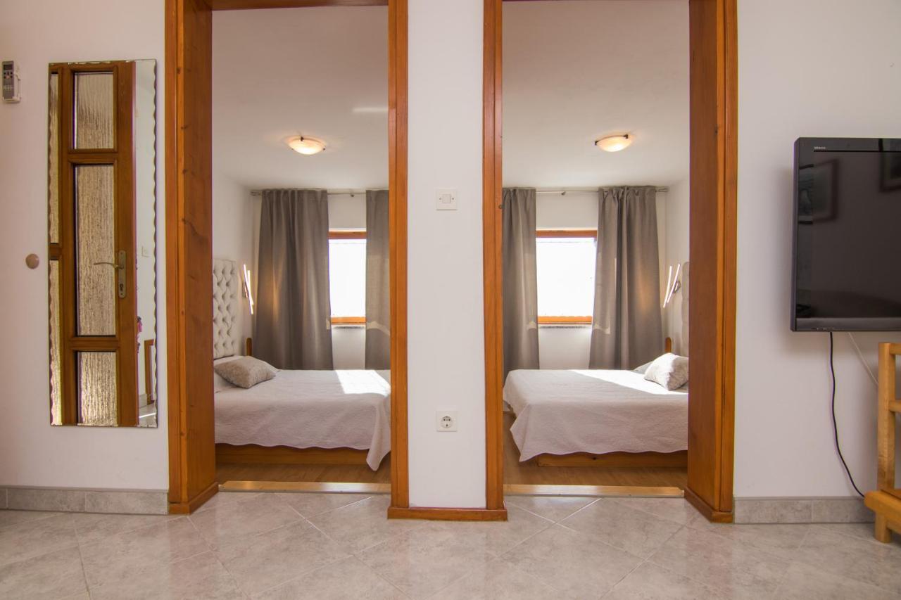 Apartmani Villa Kalinic Njivice Eksteriør bilde