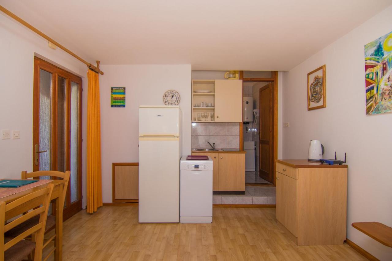 Apartmani Villa Kalinic Njivice Eksteriør bilde