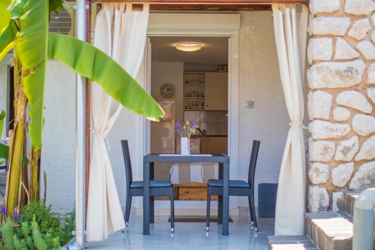 Apartmani Villa Kalinic Njivice Eksteriør bilde