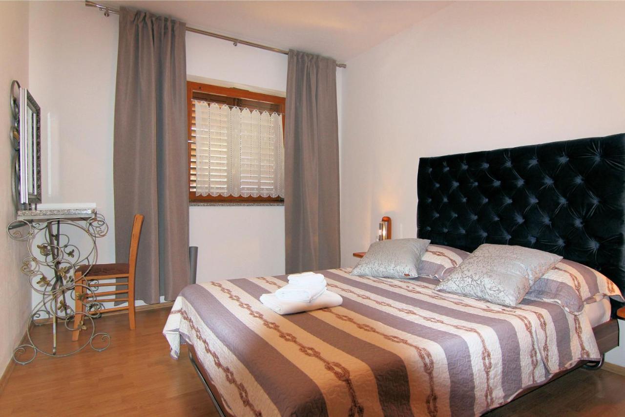 Apartmani Villa Kalinic Njivice Eksteriør bilde