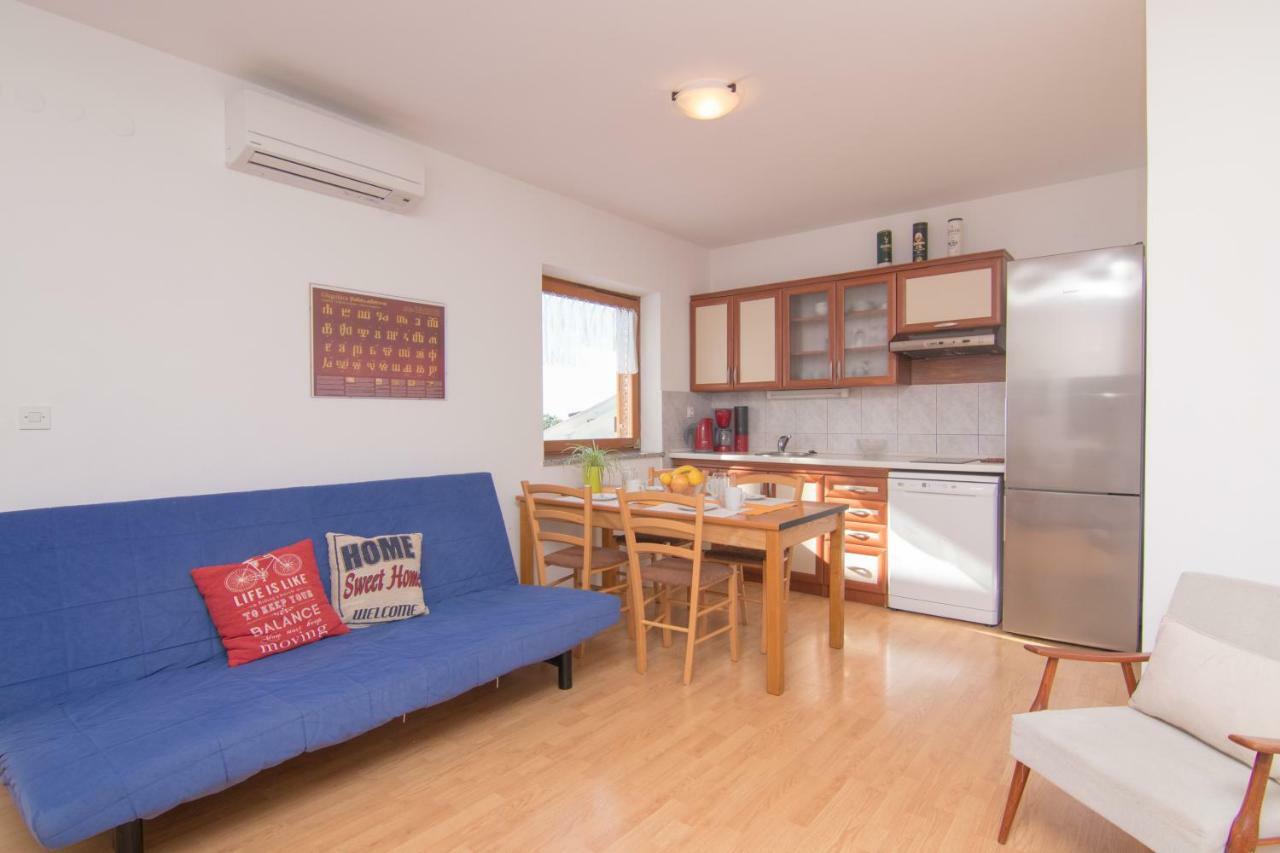 Apartmani Villa Kalinic Njivice Eksteriør bilde