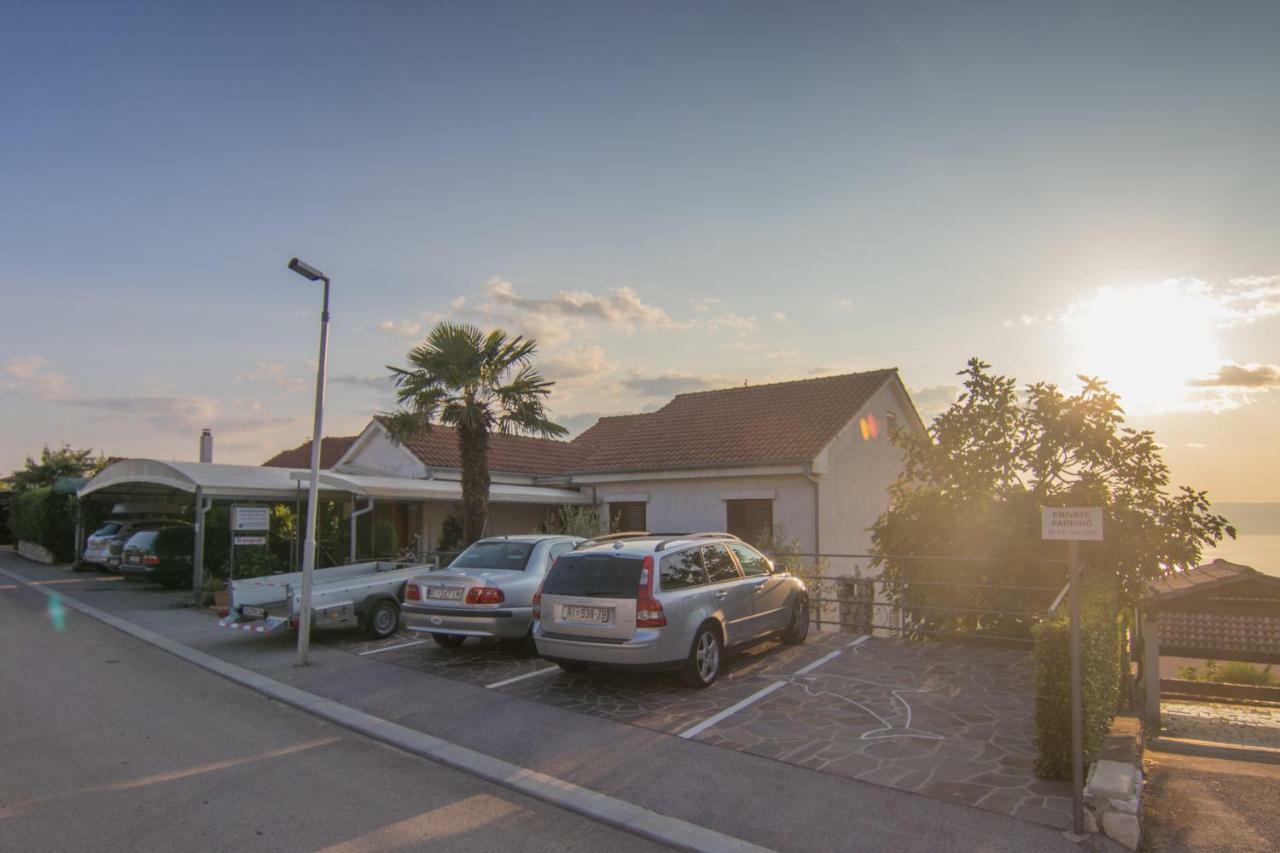 Apartmani Villa Kalinic Njivice Eksteriør bilde