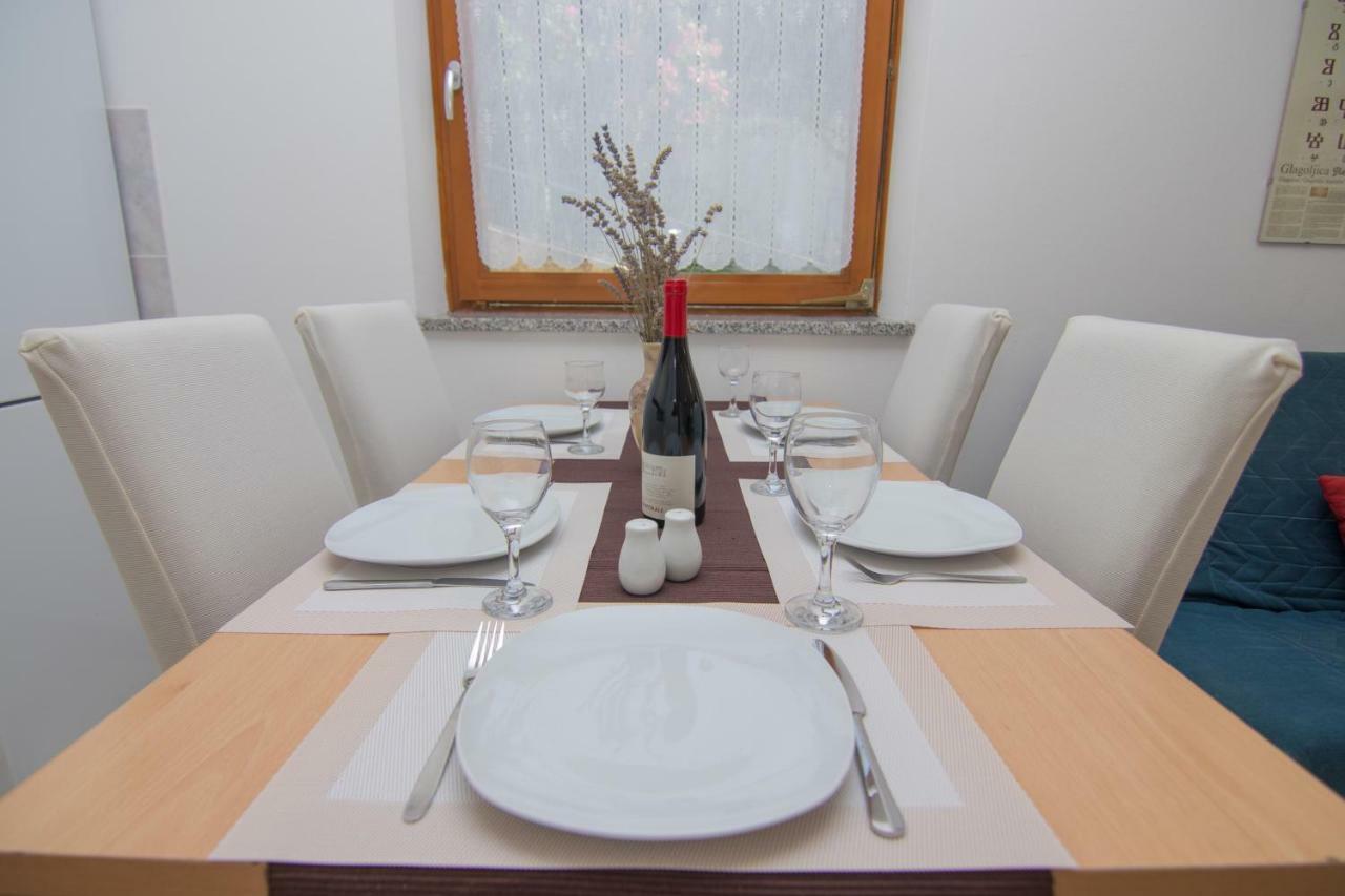 Apartmani Villa Kalinic Njivice Eksteriør bilde